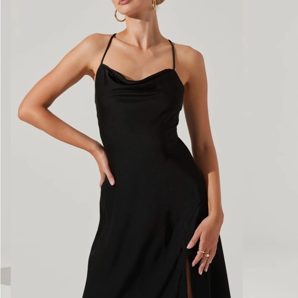 ASTR Midi Dress - Picture 3 of 8